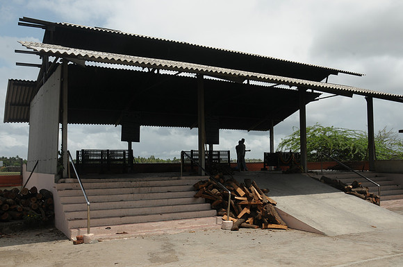 UPS_3734