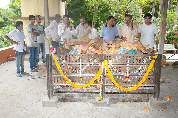 UPS_3768