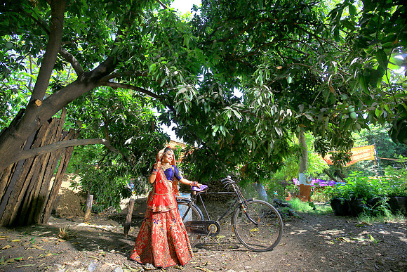 RHT_3833-FULL POSE
