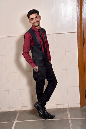 106-FULL POSE