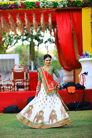 CVOR3158-FULL POSE