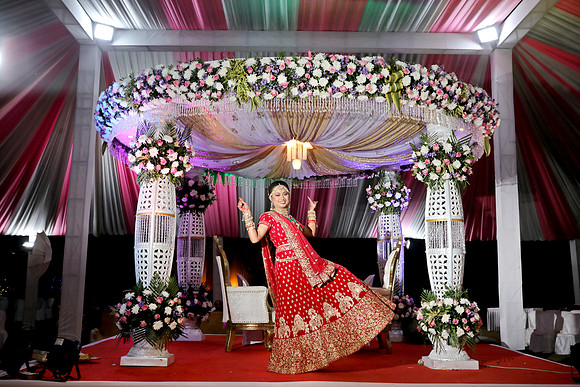 DIDI9683-FULL POSE