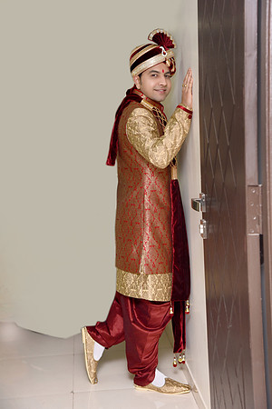 JMK_2771-FULL POSE-CUT