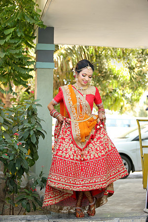 RHT_7942-FULL POSE