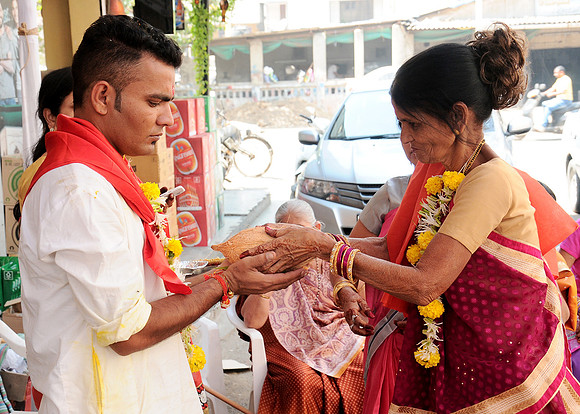UPS_4223