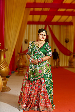 RHT_1314-FULL POSE