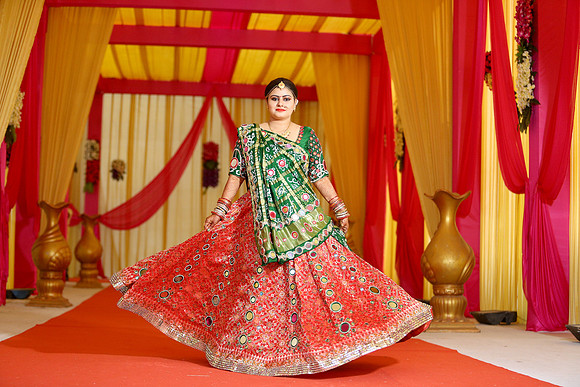 RHT_1345-FULL POSE