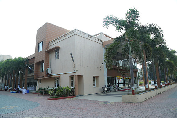 992A0698