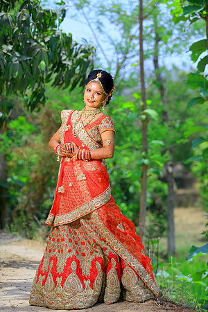 RHT_4271-FULL POSE