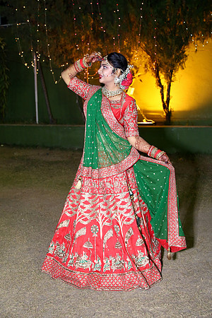VISH1577-FULL POSE