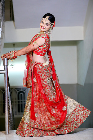 1C7A6805-FULL POSE