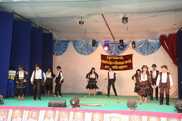 UPS_5587