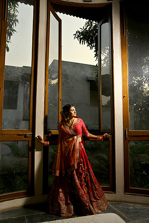 RHT_5274-FULL POSE