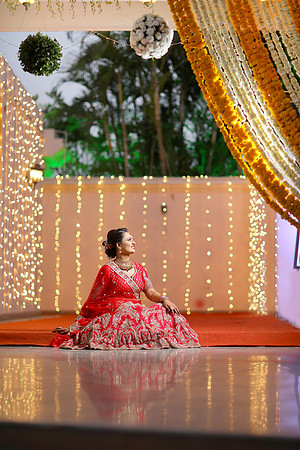 RHT_9546-FULL POSE