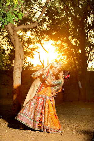 RHT_5157-FULL POSE